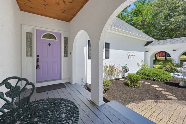 650 Crane Ave S, Taunton, MA 02780