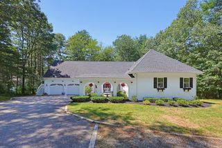650 Crane Ave S, Taunton, MA 02780