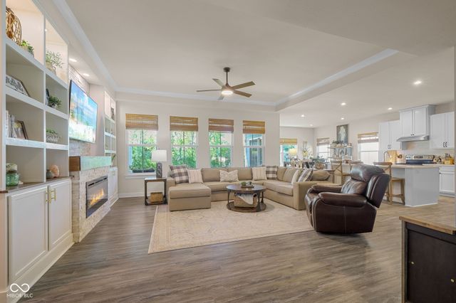 245 Bohicket Road, Whiteland, IN 46184