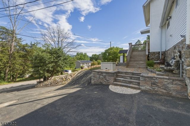 51 Zinnia Dr, Vernon Twp., NJ 07418