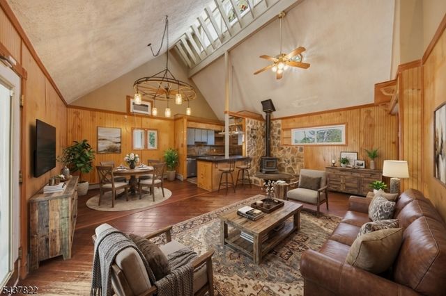 51 Zinnia Dr, Vernon Twp., NJ 07418