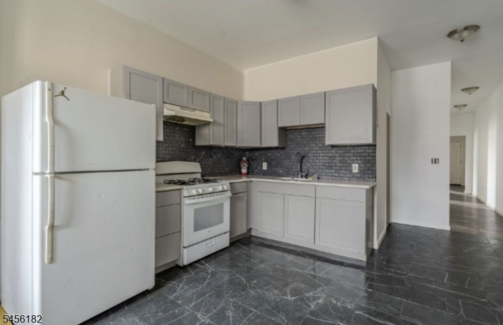 324 14Th Ave, Newark City, NJ 07103 — exterior