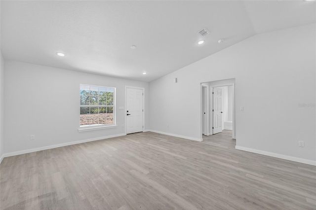 12 MALAUKA PASS, Ocklawaha, FL 32179