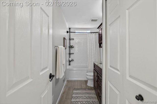 1155 Seabury Drive, Lake Orion, MI 48362