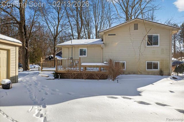 1155 Seabury Drive, Lake Orion, MI 48362