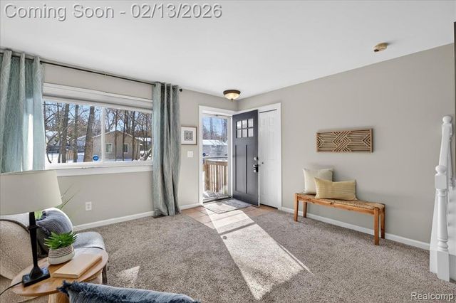 1155 Seabury Drive, Lake Orion, MI 48362