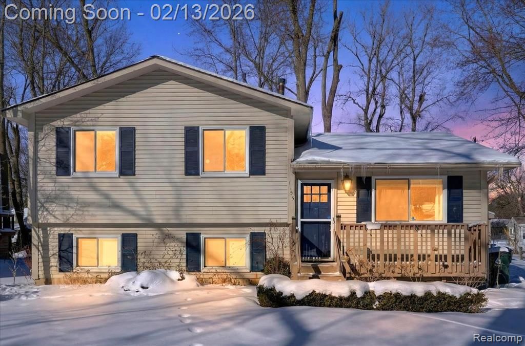 1155 Seabury Drive, Lake Orion, MI 48362