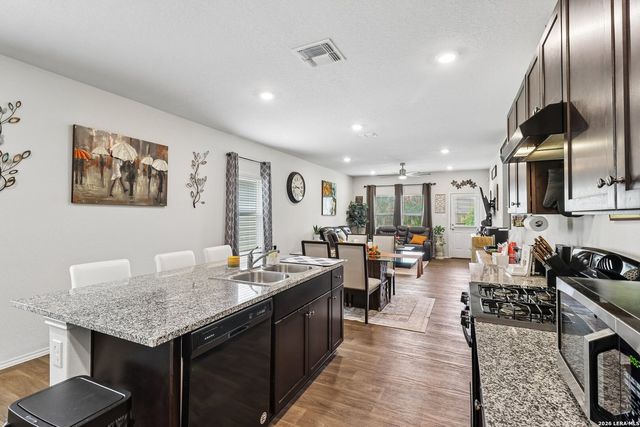 240 Middle Green, Floresville, TX 78114