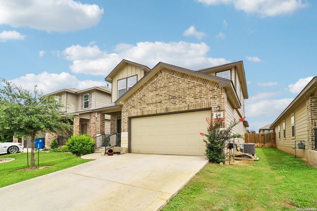 240 Middle Green, Floresville, TX 78114