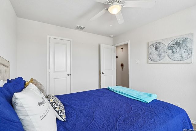 240 Middle Green, Floresville, TX 78114