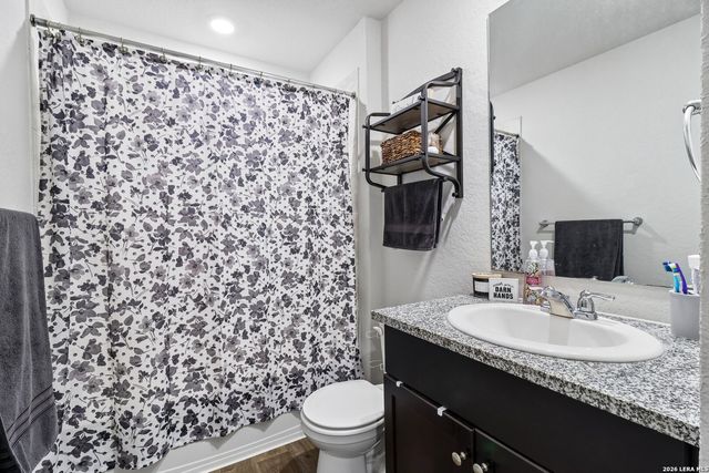 240 Middle Green, Floresville, TX 78114