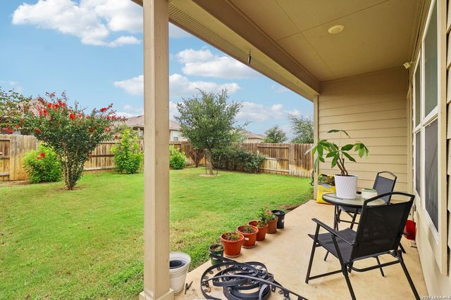 240 Middle Green, Floresville, TX 78114