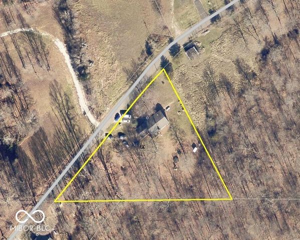 1357 S Haslers Road, Bloomfield, IN 47424
