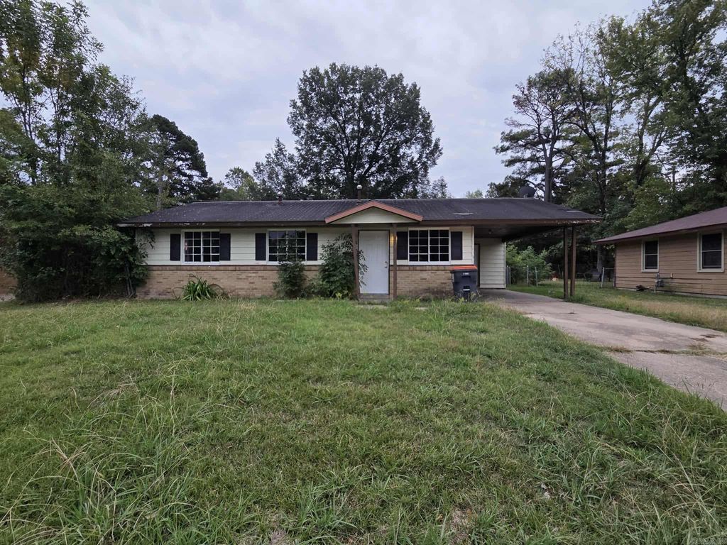 2401 Howard Drive, Pine Bluff, AR 71603