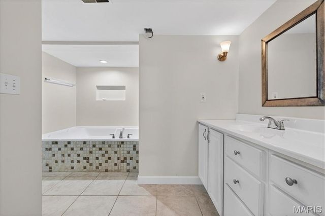 1020 Morgan Meadow Drive, Wentzville, MO 63385