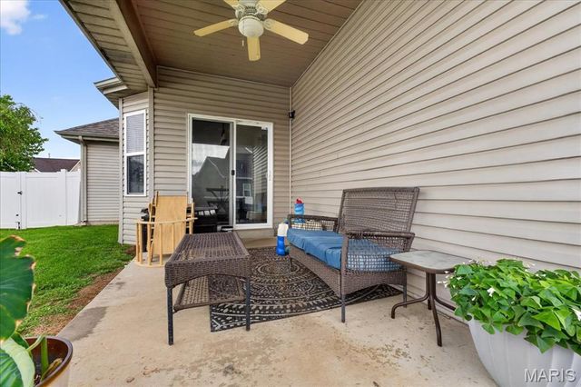 1020 Morgan Meadow Drive, Wentzville, MO 63385
