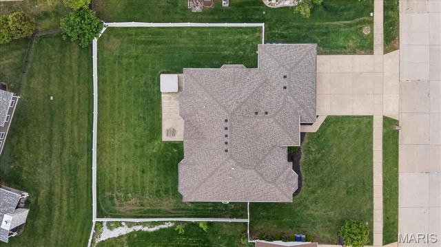 1020 Morgan Meadow Drive, Wentzville, MO 63385