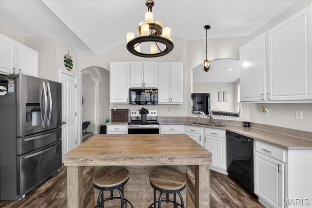 1020 Morgan Meadow Drive, Wentzville, MO 63385