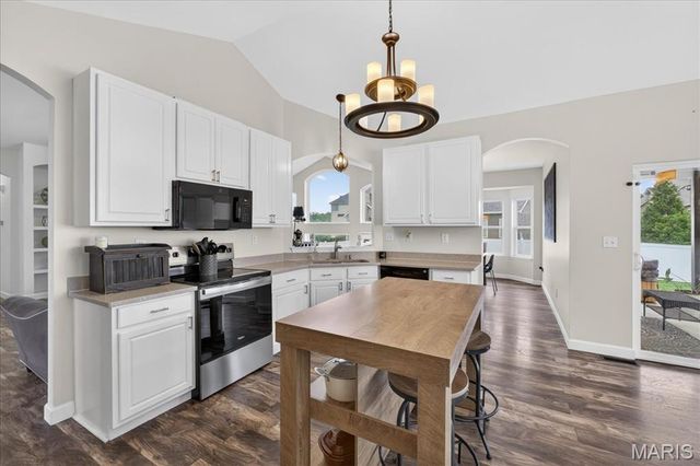 1020 Morgan Meadow Drive, Wentzville, MO 63385