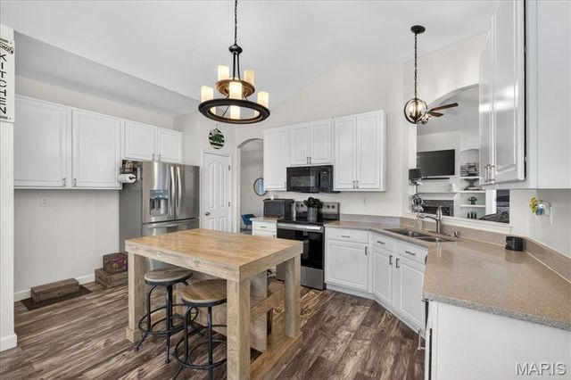 1020 Morgan Meadow Drive, Wentzville, MO 63385