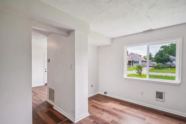 2315 Hiawatha Park Drive, Columbus, OH 43211