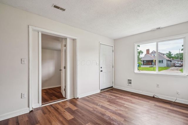 2315 Hiawatha Park Drive, Columbus, OH 43211