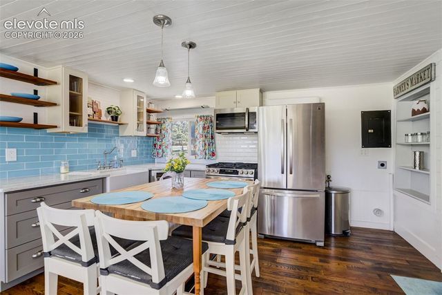 405 N Baldwin Street, Woodland Park, CO 80863