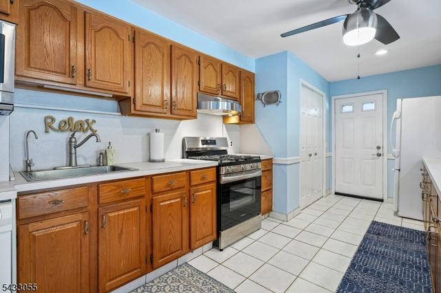 11 Lake Trail East, Wayne Twp., NJ 07470