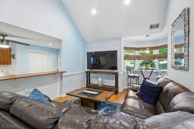 11 Lake Trail East, Wayne Twp., NJ 07470