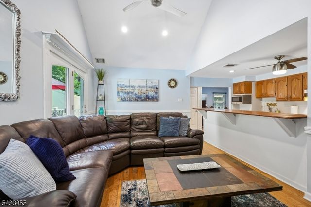 11 Lake Trail East, Wayne Twp., NJ 07470