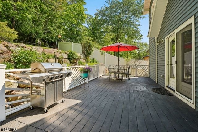 11 Lake Trail East, Wayne Twp., NJ 07470