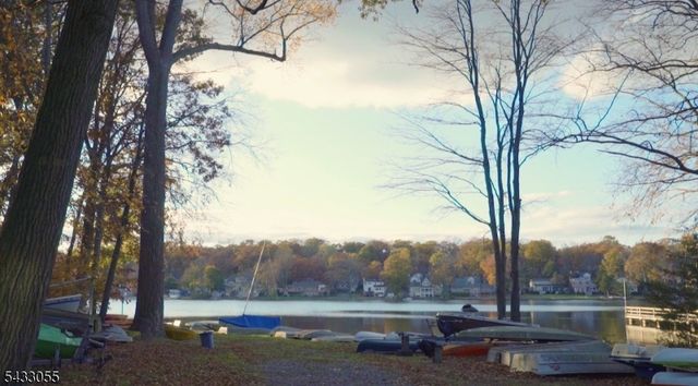 11 Lake Trail East, Wayne Twp., NJ 07470