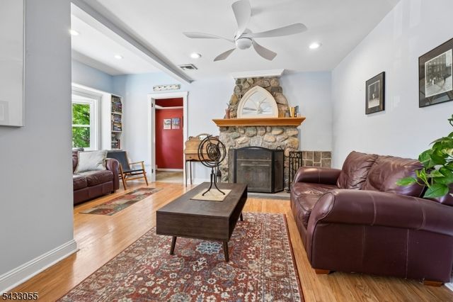 11 Lake Trail East, Wayne Twp., NJ 07470