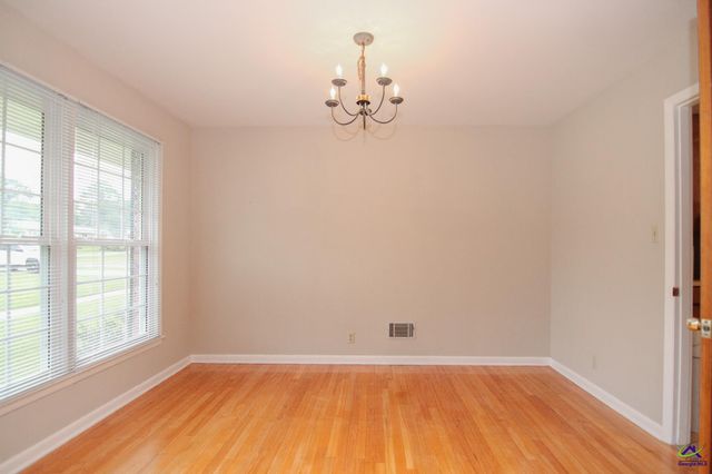 135 Carterwoods Drive, Warner Robins, GA 31093