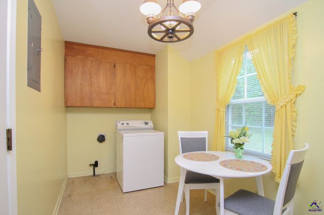 135 Carterwoods Drive, Warner Robins, GA 31093