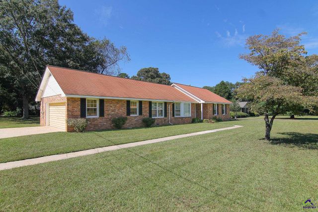 135 Carterwoods Drive, Warner Robins, GA 31093