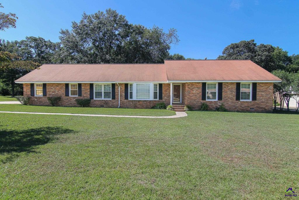 135 Carterwoods Drive, Warner Robins, GA 31093