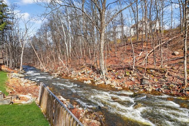 5 Bedford Lane, Thiells, NY 10984