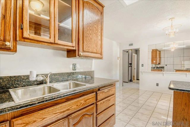 7832 Hunthaven Rd, San Diego, CA 92114