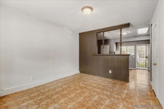 7832 Hunthaven Rd, San Diego, CA 92114