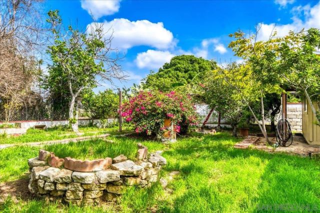 7832 Hunthaven Rd, San Diego, CA 92114