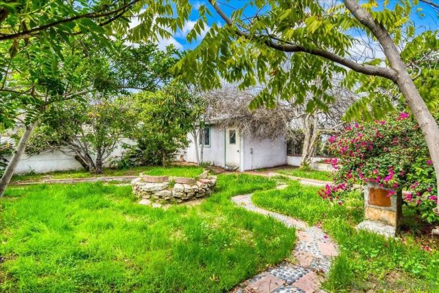 7832 Hunthaven Rd, San Diego, CA 92114