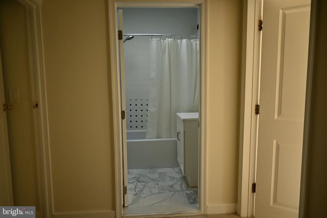 3613 GREENMOUNT AVE, Baltimore, MD 21218
