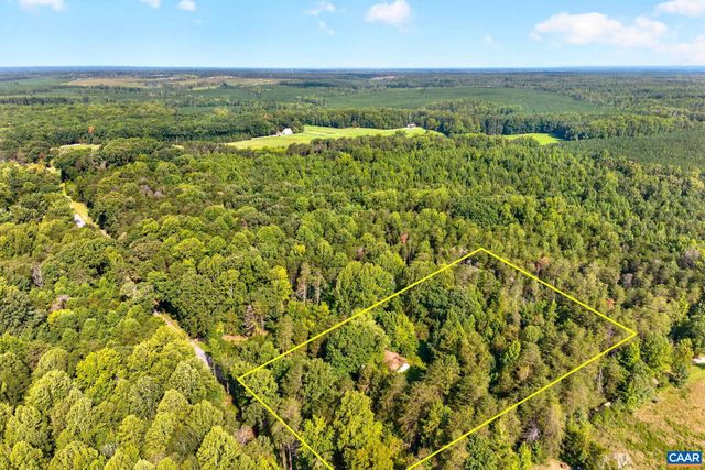 3337 CEDAR HILL RD, Mineral, VA 23117