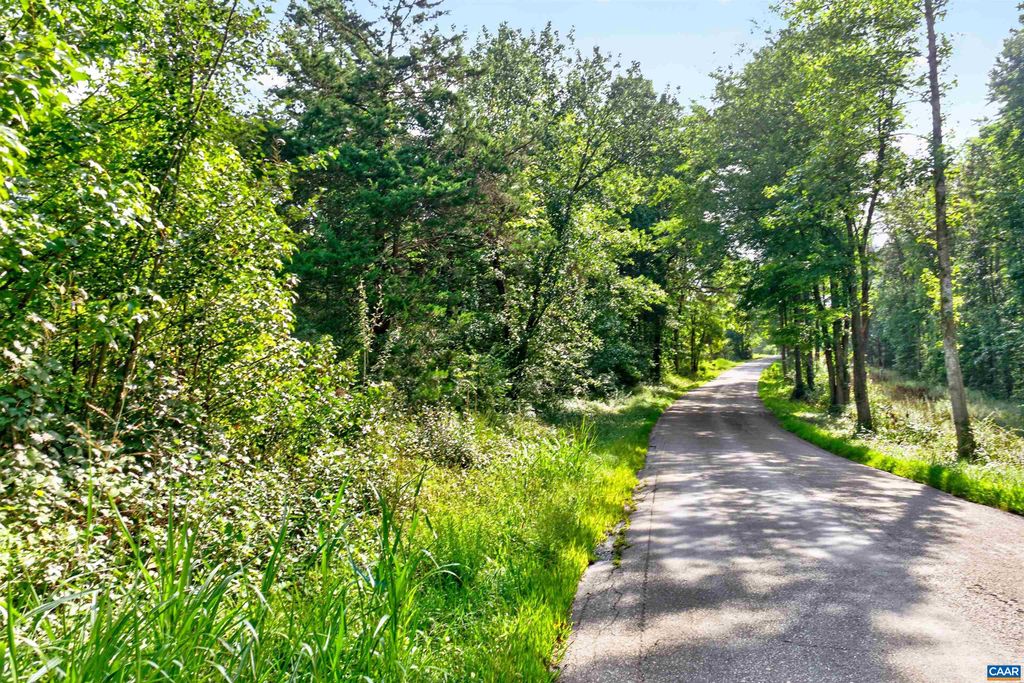 3337 CEDAR HILL RD, Mineral, VA 23117