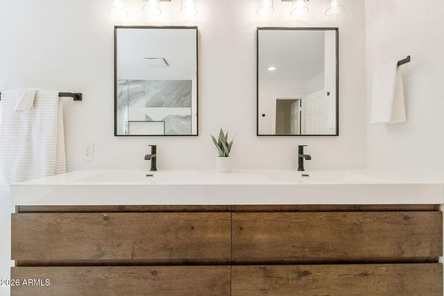 760 N PINEVIEW Drive, Chandler, AZ 85226