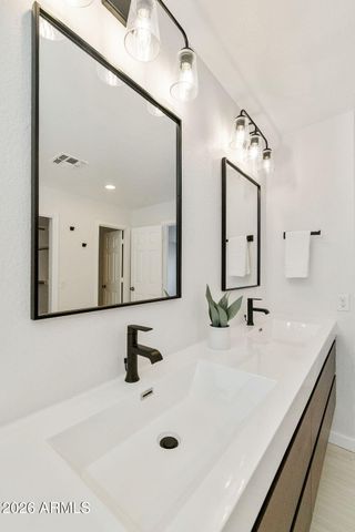 760 N PINEVIEW Drive, Chandler, AZ 85226