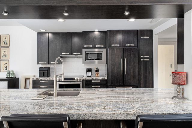 477 Desert Lakes Drive, Palm Springs, CA 92264