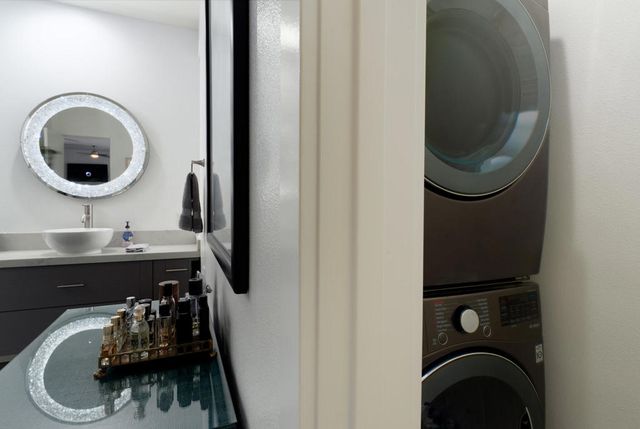 477 Desert Lakes Drive, Palm Springs, CA 92264