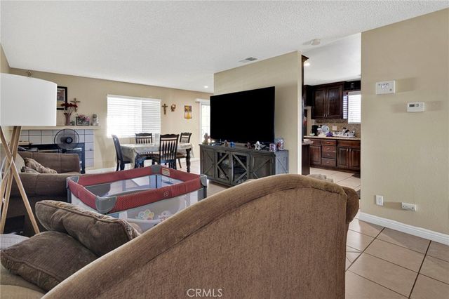 9055 Elm Avenue, Fontana, CA 92335